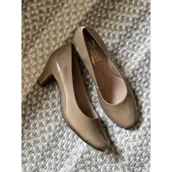 Aerosole heel rest Nude color pumps 2” chunky heel size 7 Red Hot Patent - Picture 2 of 6